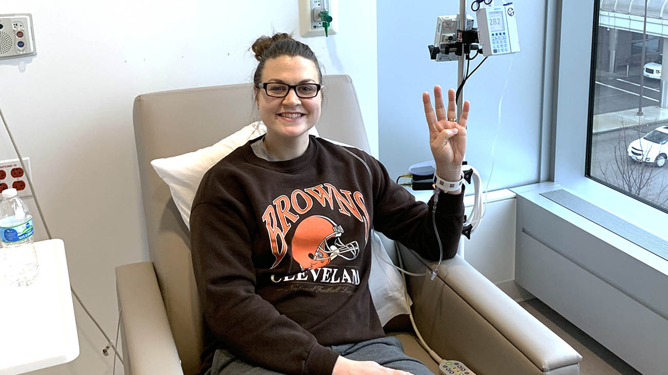 Courtney Vigars during treatment for colorectal cancer at Cleveland Clinic.